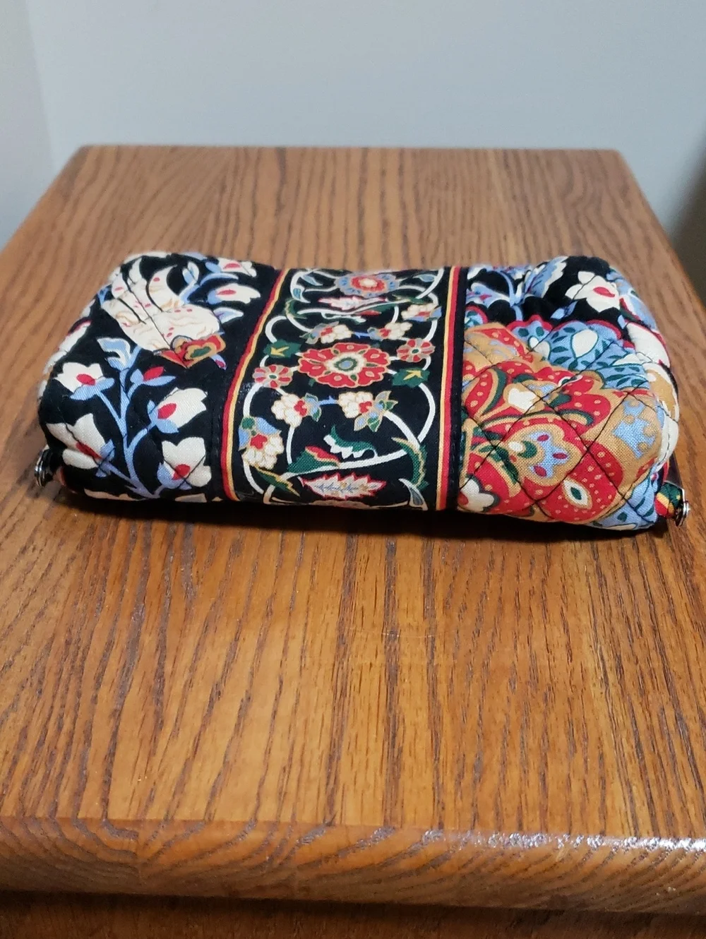 Vera Bradley Versailles Kisslock Makeup Bag / Clutch